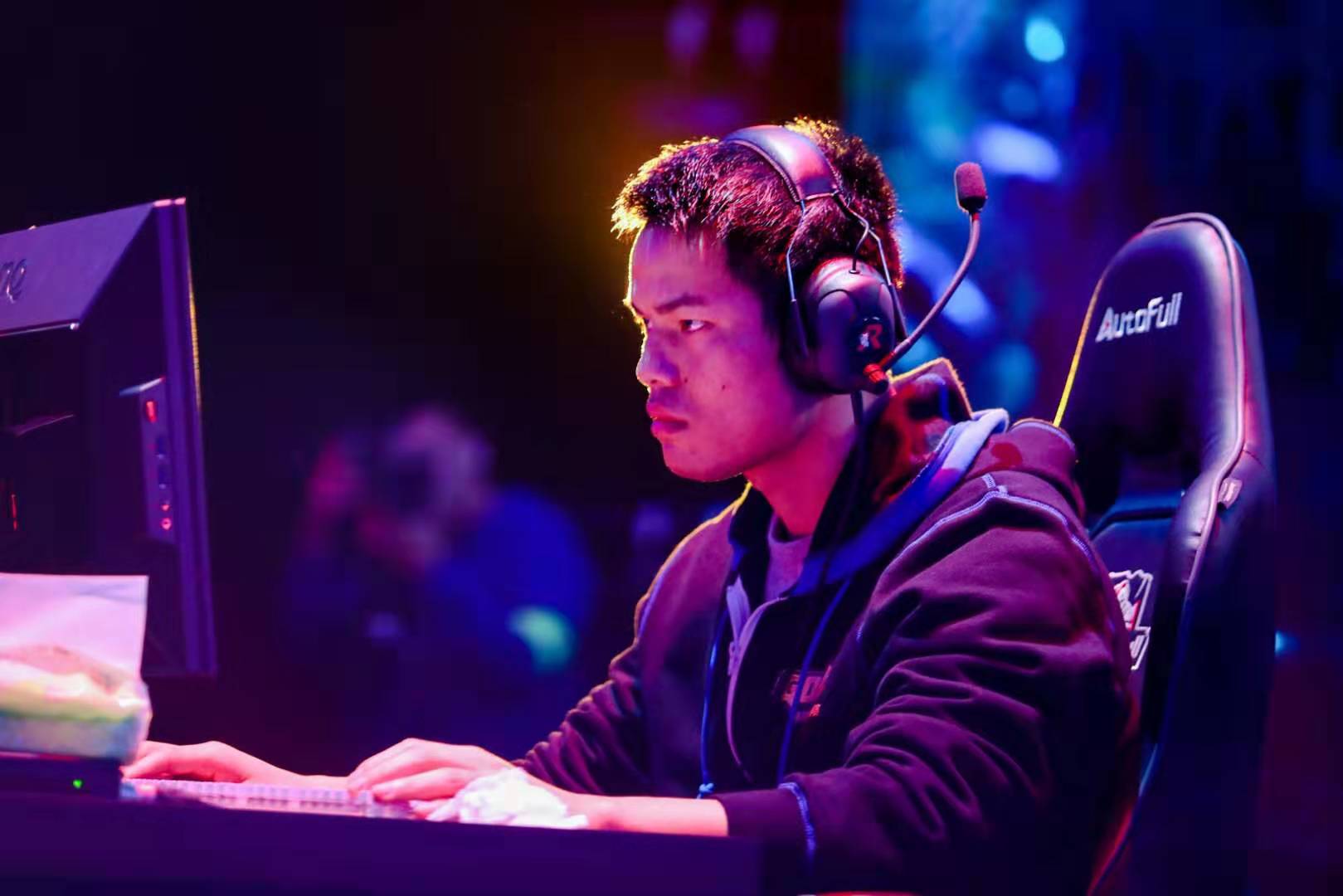 每支球队在 每支球队在