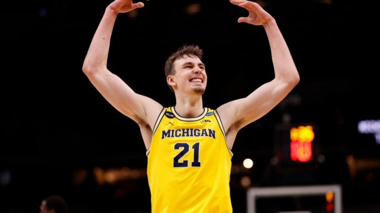 场球员以精 场球员以精